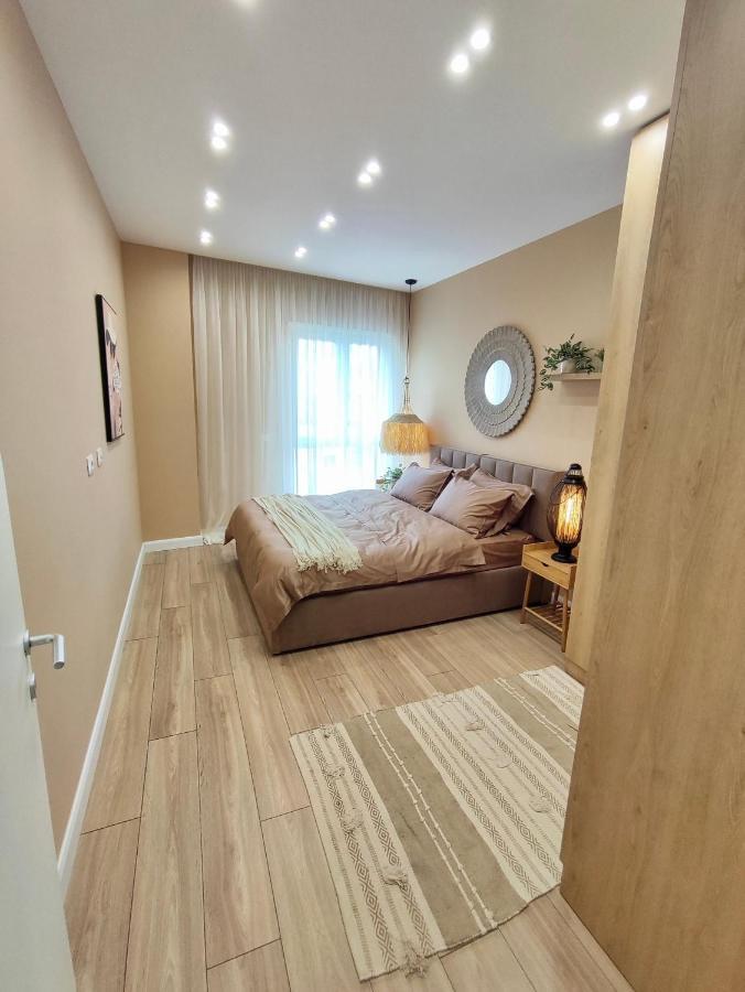 Modern Style 2Br-Apt - 10Min To Skanderbeg Square Lägenhet Tirana Exteriör bild